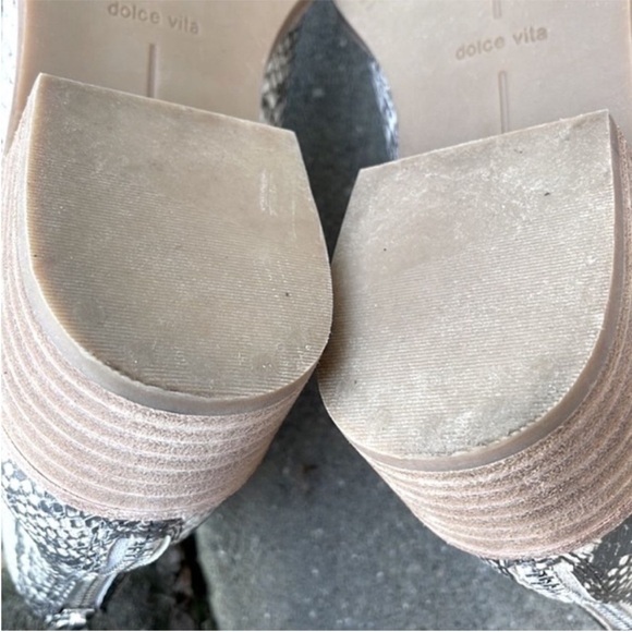 Women’s Dolce Vita Tavin Snakeskin Ankle Boot/Booties.
Size 6.5. Animal print. - Picture 11 of 12